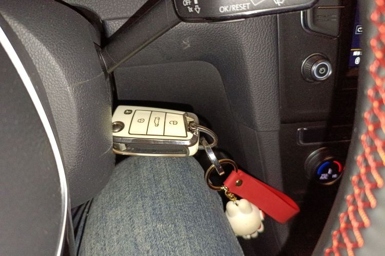 大众 高尔夫 2017款 230TSI 自动舒适百万辆纪念版中控内饰11