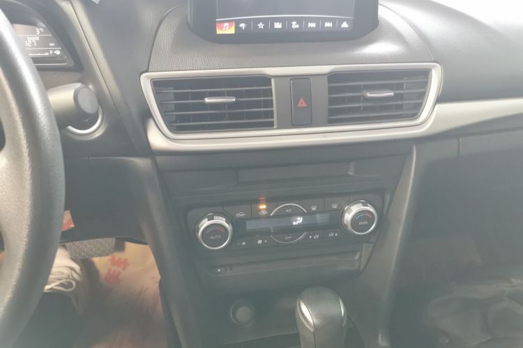 马自达3 昂克赛拉 2017款 三厢 1.5L 自动豪华型 国V中控内饰16