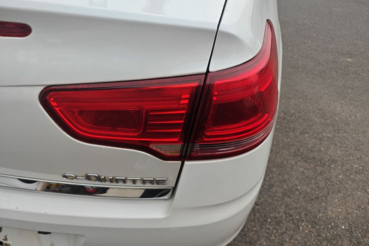 雪铁龙 世嘉 2013款 三厢 1.6L 自动品尚型车身外观9