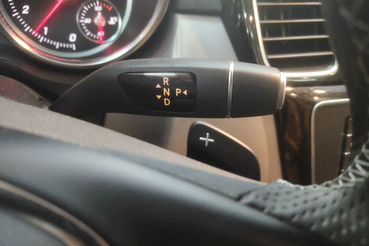 奔驰GLE轿跑 2018款 GLE 320 4MATIC 轿跑SUV局部细节18