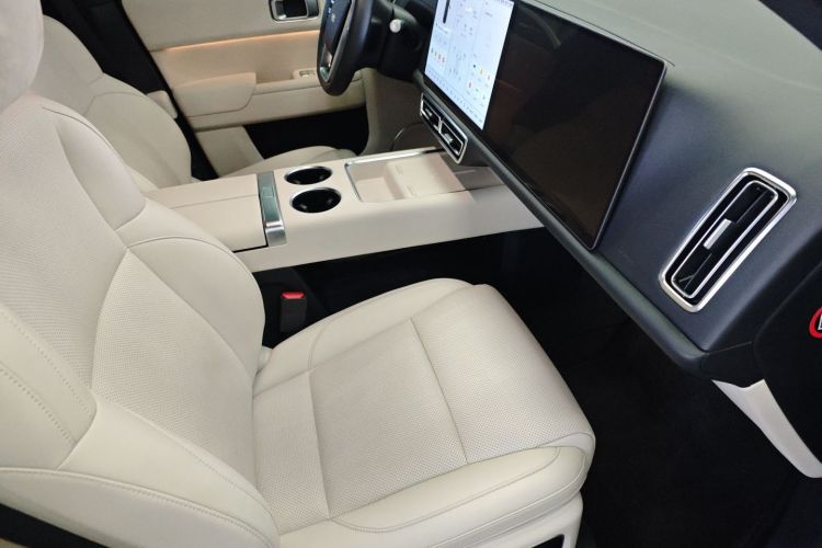 理想汽车 理想L9 2022款 Max局部细节41