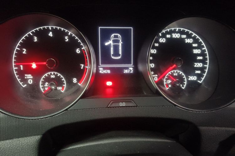 大众 高尔夫·嘉旅 2016款 230TSI 自动进取型中控内饰15