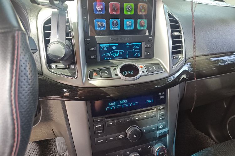 雪佛兰 科帕奇 2015款 2.4L 四驱旗舰版 7座中控内饰16