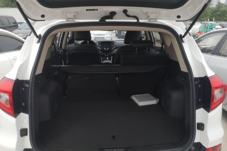 比亚迪 宋 2018款 1.5TID 自动智联尊贵型局部细节23