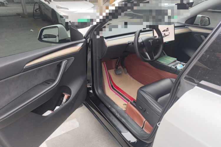 特斯拉 Model Y 2022款 改款 后轮驱动版中控内饰20