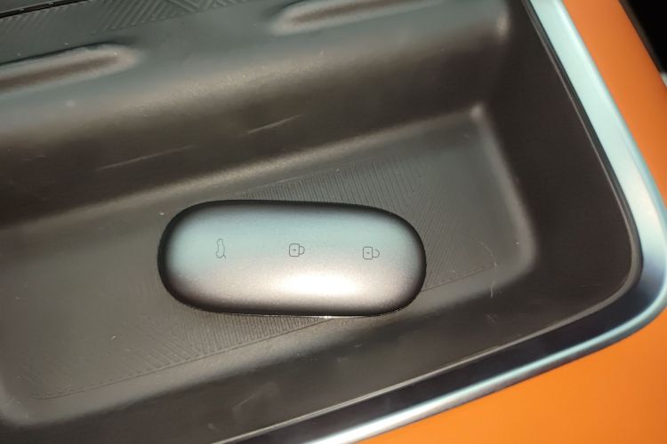 理想汽车 理想L6 2025款 Pro 智能焕新版中控内饰7001