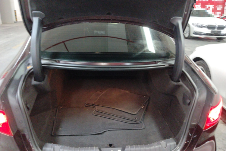 捷豹XFL 2018款 XFL 3.0 SC 340PS 奢华版机舱底盘23