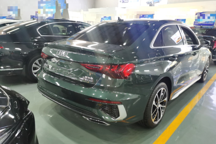 奥迪A3 2023款 改款 A3L Limousine 35 TFSI 进取运动型车身外观7