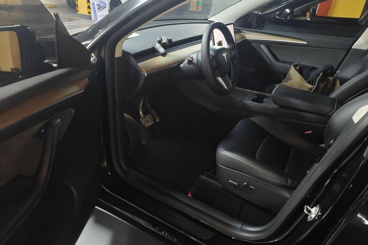 特斯拉 Model Y 2021款 标准续航后驱版中控内饰20