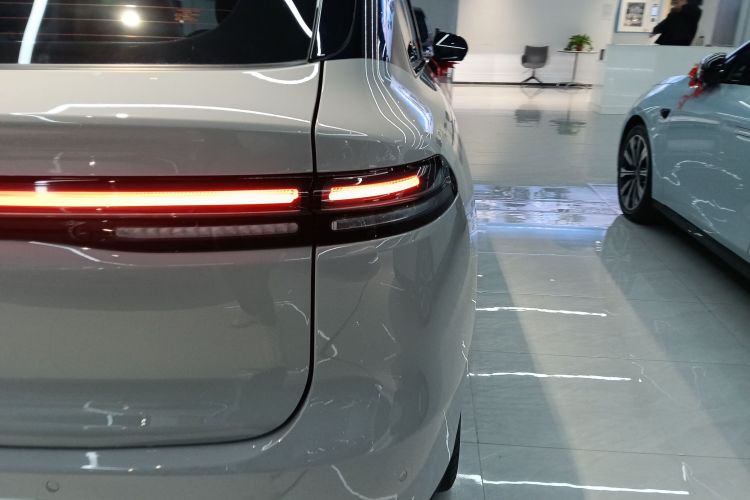 零跑汽车 零跑C10 2024款 210激光雷达版车身外观9