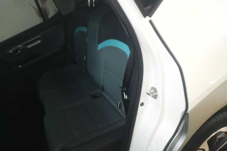 埃安 AION Y 2024款 Younger 星耀版中控内饰7004