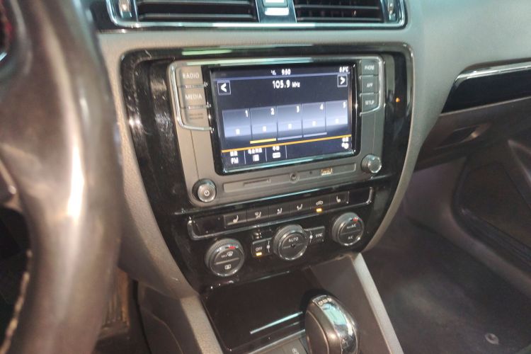 大众 速腾 2018款 280TSI DSG豪华型局部细节16