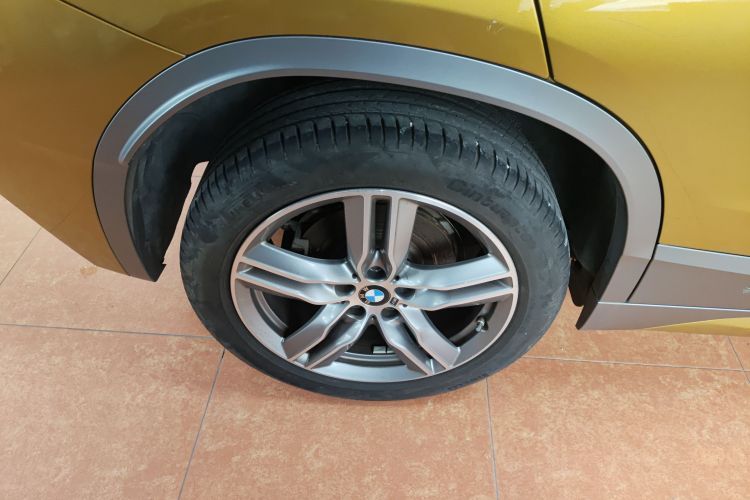 宝马X2 2020款 sDrive25i 领先型M越野套装车身外观6007