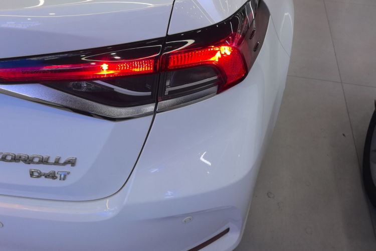 丰田 卡罗拉 2021款 1.2T S-CVT 精英版车身外观9