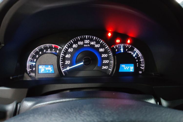 丰田 凯美瑞 2016款 2.0E 十周年纪念精英版中控内饰14