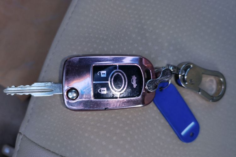 别克 凯越 2013款 1.5L 自动经典型中控内饰11