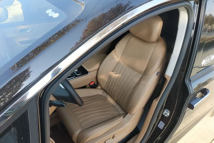 江淮瑞风 瑞风RF8 PHEV 2024款 智聆版 1.5T 150KM 旗舰型 磷酸铁锂局部细节19