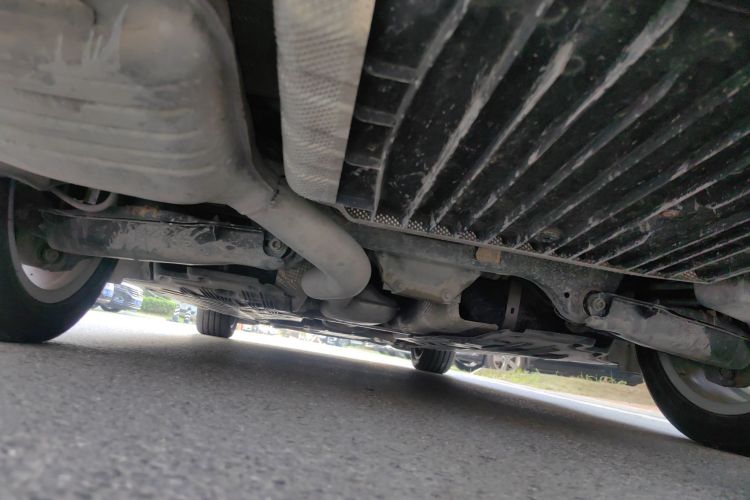 奔驰C级 2021款 C 200 L 时尚型运动版局部细节9009