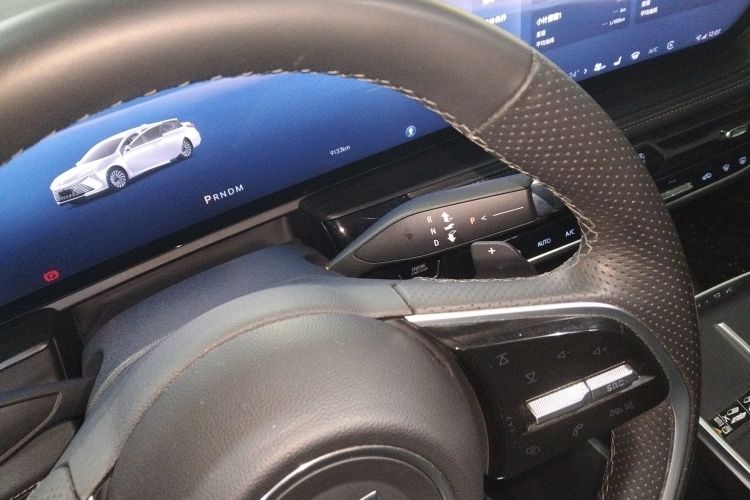 别克 君越 2025款 28T 白金版中控内饰18