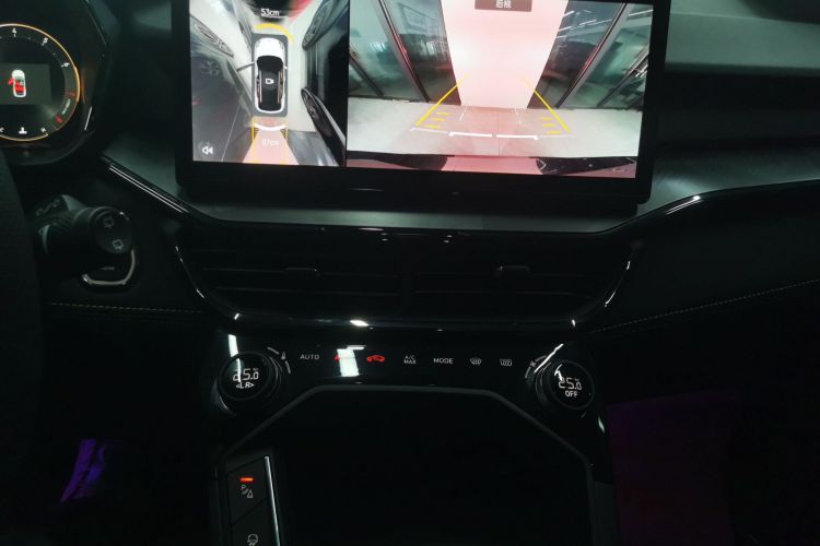 领克06 2023款 Remix 1.5T Hero中控内饰16