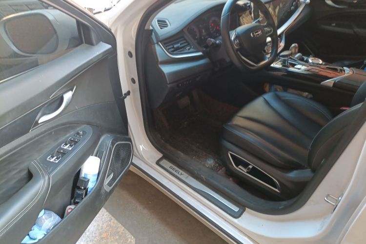 吉利汽车 博瑞 2021款 1.8T 领航版中控内饰20