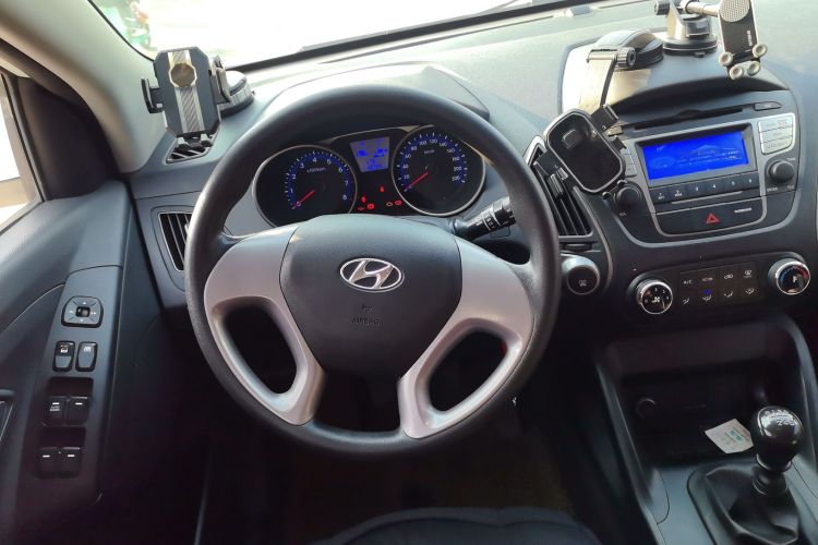 北京现代ix35 2015款 2.0L 手动两驱舒适型 国V局部细节13