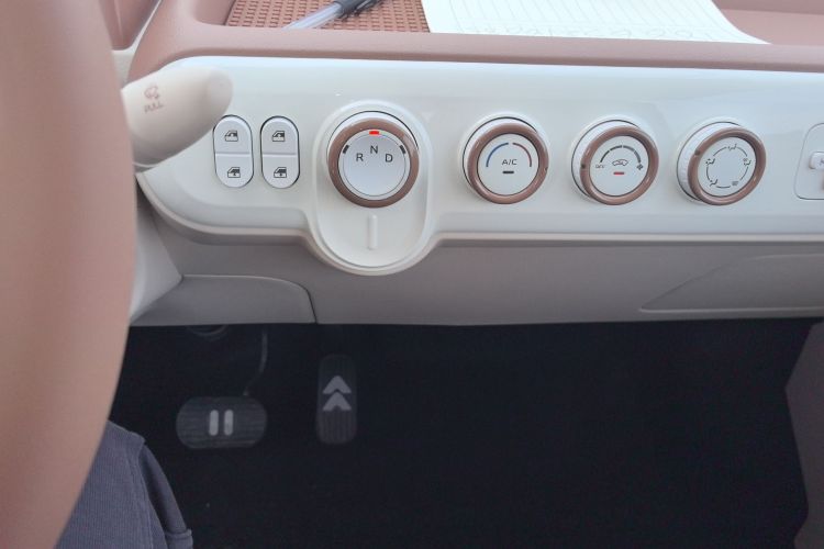 奔腾小马 2026款 222km 萌趣马 Plus中控内饰18