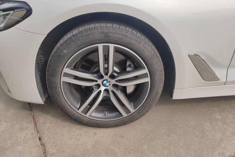 宝马5系 2021款 改款 530Li 领先型 豪华套装车身外观6007