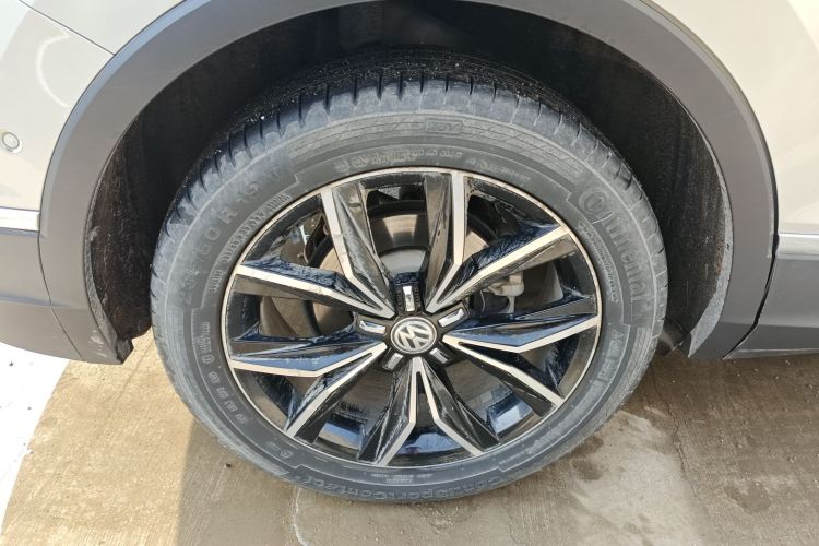 大众 途观L 2020款 330TSI 自动两驱智动豪华版 国VI车身外观6008