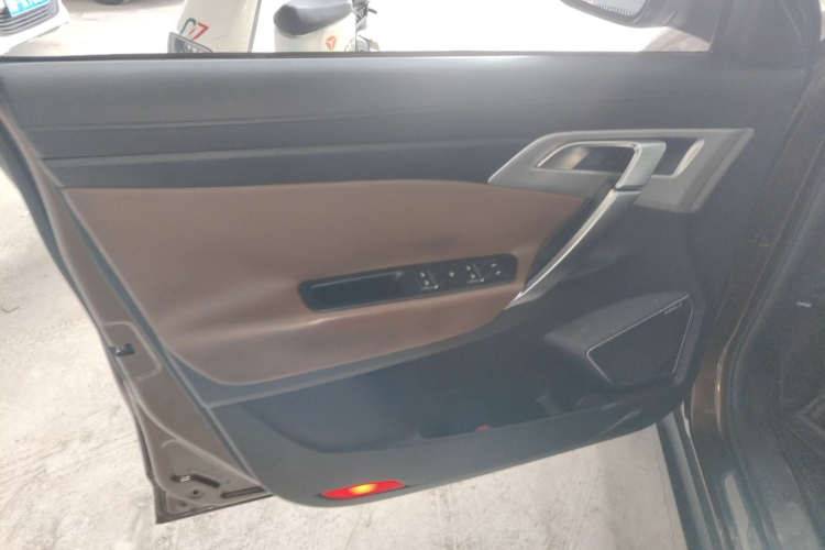 吉利汽车 博越 2016款 1.8TD 自动智尊型中控内饰7007