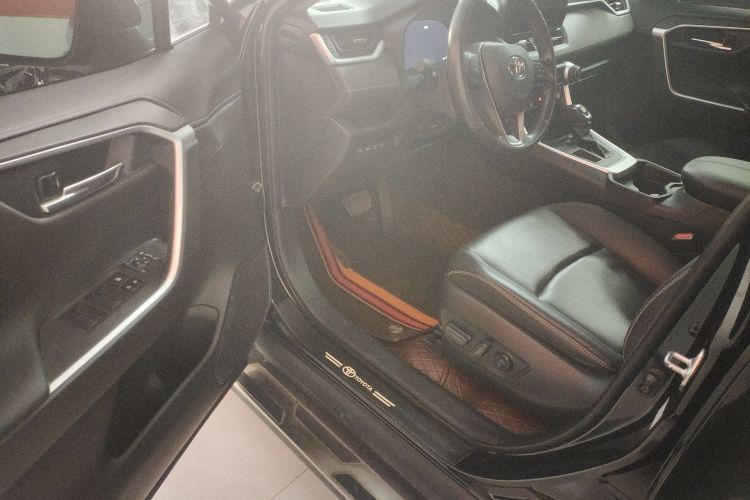 丰田 RAV4荣放 2023款 2.0L CVT两驱风尚Plus版中控内饰20