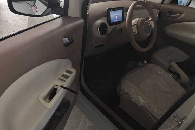 五菱汽车 宏光MINIEV 2025款 四门版 进阶款中控内饰7003