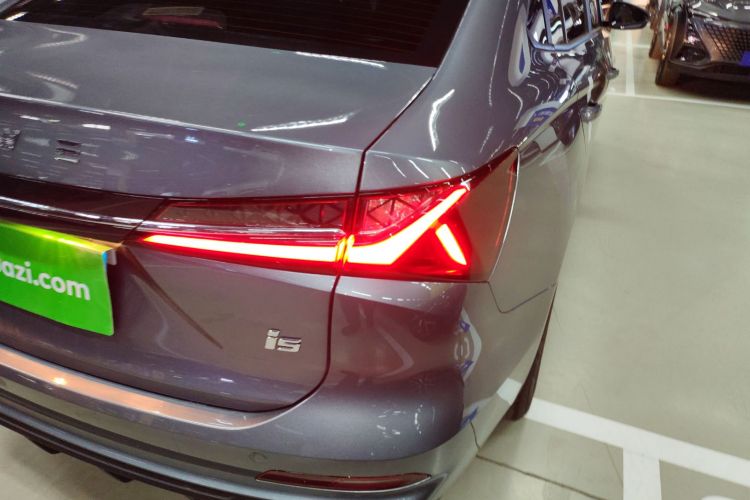 荣威i5 2023款 1.5L 手动舒享版车身外观6006