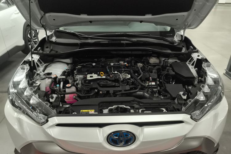 丰田 锋兰达 2023款 2.0L 智能电混双擎 尊贵版机舱底盘24