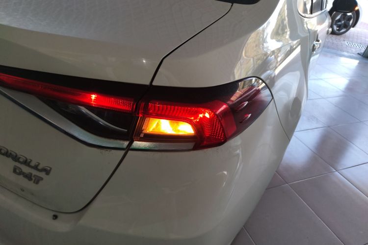 丰田 卡罗拉 2021款 1.2T S-CVT 精英版车身外观9