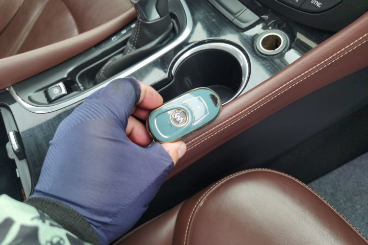 别克 昂科威 2020款 20T 两驱豪华型中控内饰7001