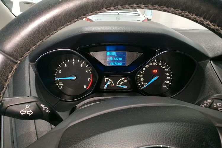 福特 福克斯 2015款 两厢 1.6L 自动风尚型中控内饰14