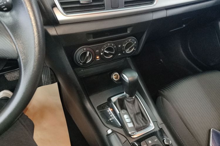 马自达3 昂克赛拉 2016款 三厢 1.5L 自动舒适型中控内饰18