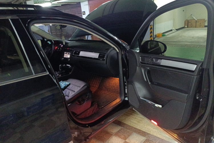 大众 途锐 2017款 3.0TSI 拓野型局部细节9005