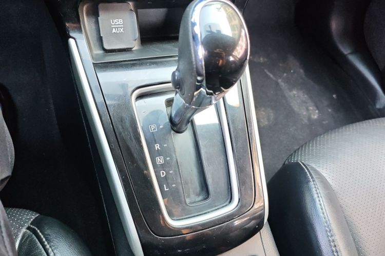 日产 轩逸 2016款 1.6XV CVT智享版中控内饰18