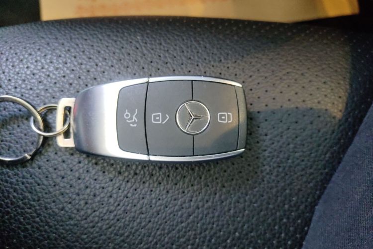 奔驰C级 2021款 C 260 L 运动版中控内饰7001