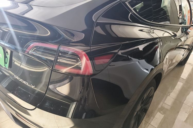 特斯拉 Model Y 2023款 后轮驱动版车身外观9