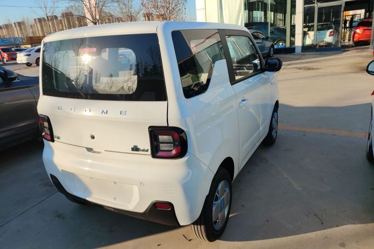 吉利银河 2024款 熊猫mini 200km 耐力熊车身外观7