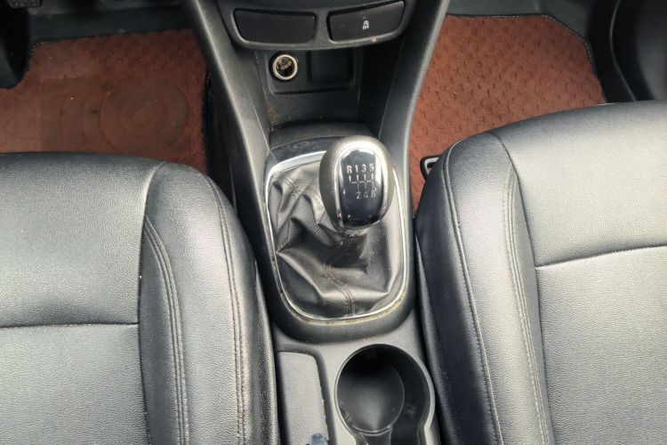 别克 昂科拉 2015款 1.4T 手动两驱都市进取型中控内饰18