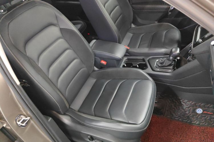 大众 途观L 2017款 380TSI 自动四驱豪华版局部细节41