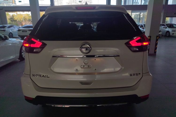 日产 奇骏 2021款 2.0L CVT 2WD XL ITS舒适纪念版车身外观6