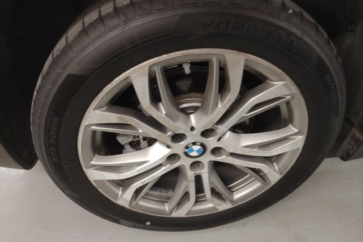 宝马X1新能源 2021款 xDrive30Le 尊享型车身外观6008