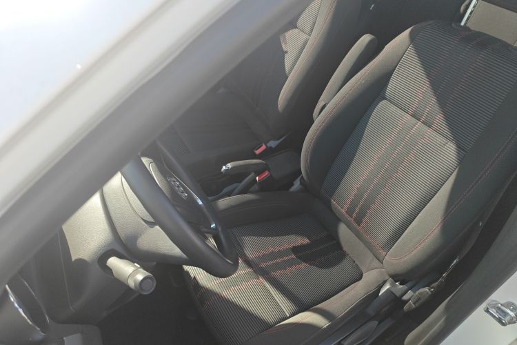 别克 昂科拉 2015款 1.4T 自动两驱都市精英型中控内饰19