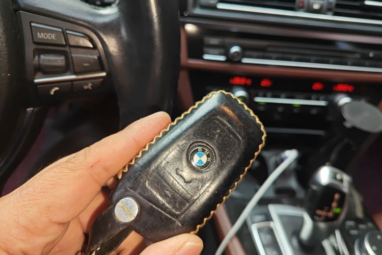 宝马5系 2014款 528Li 领先型中控内饰11