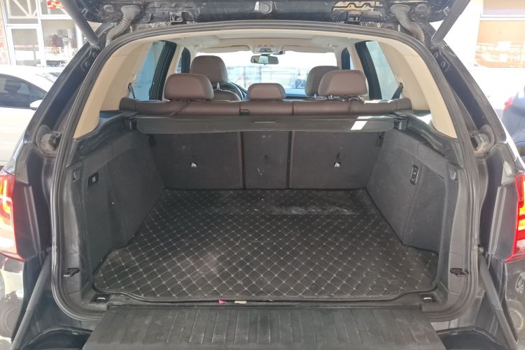 宝马X5(进口) 2015款 xDrive28i机舱底盘23